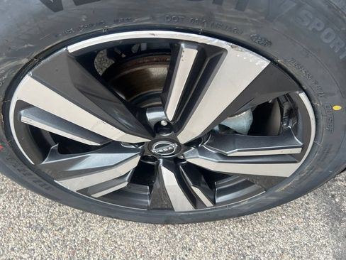 Certified 2023 Nissan Rogue Platinum w/ Platinum Premium Package AWD/4WD image 41