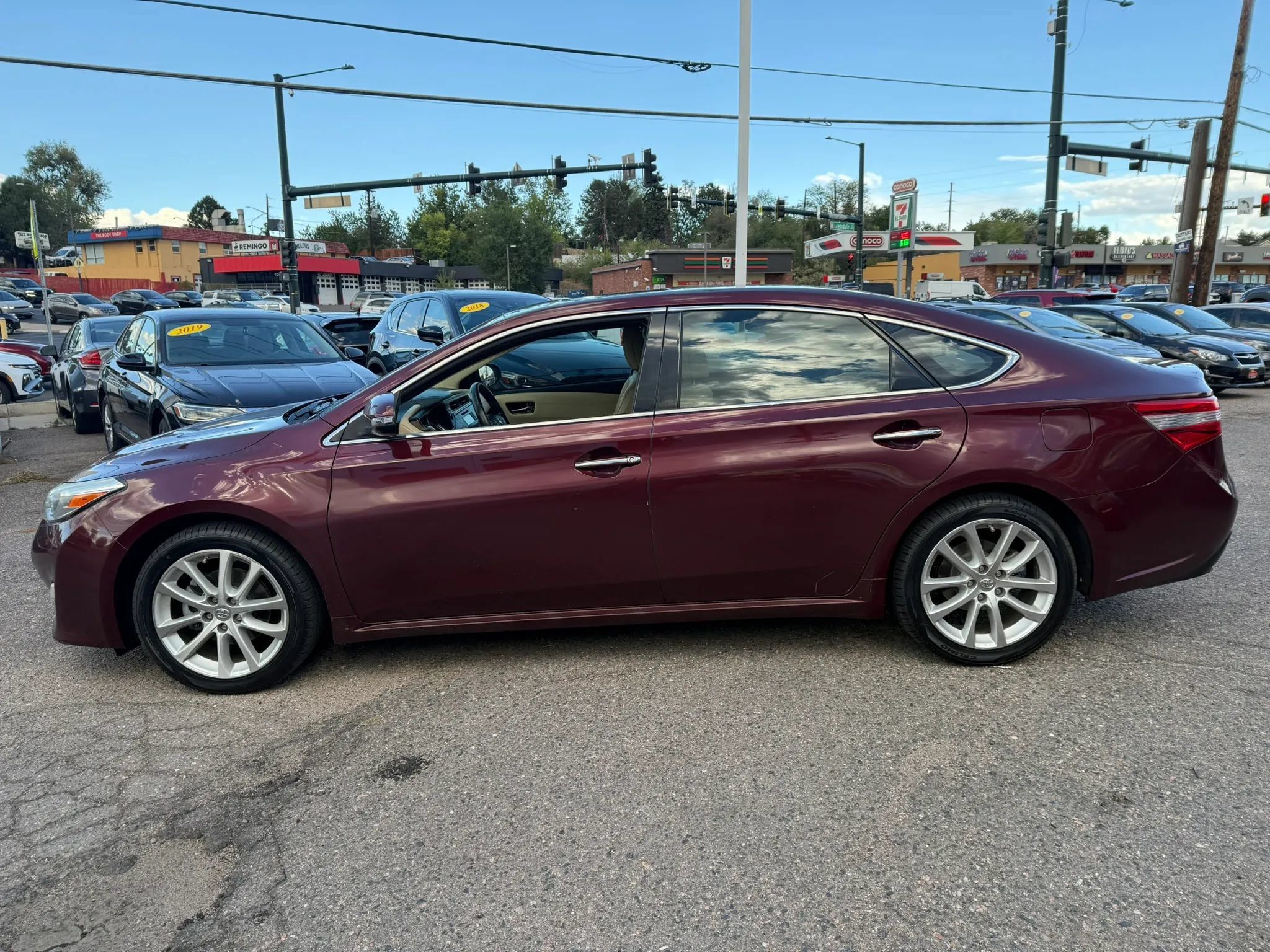 Used 2013 Toyota Avalon XLE Touring FWD image 5