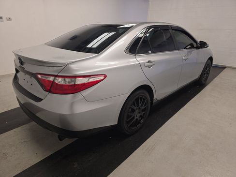 Used 2017 Toyota Camry LE image 6