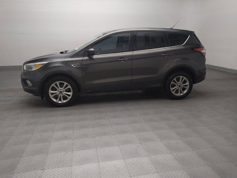 Used 2017 Ford Escape SE FWD image 2