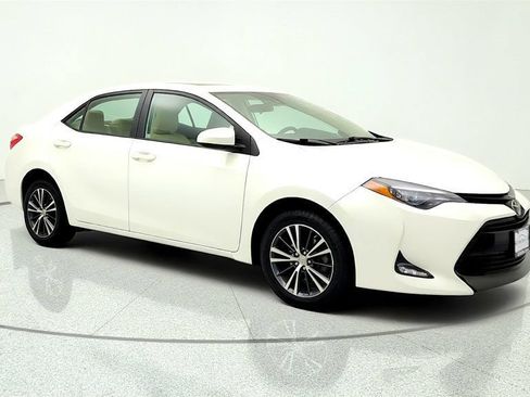 Used 2019 Toyota Corolla LE w/ LE Premium Package w/Moonroof FWD image 3