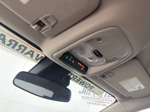 Used 2024 Buick Encore GX Preferred w/ Comfort Package FWD image 17