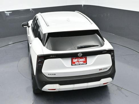 Used 2025 Nissan Kicks SR image 41
