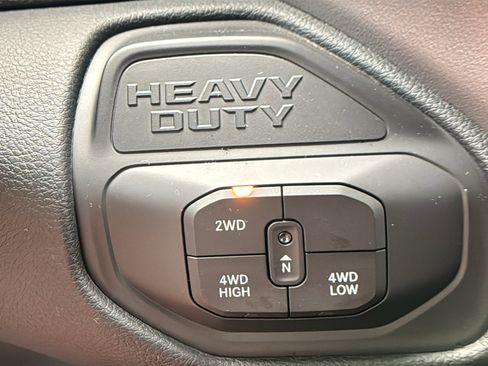 Used 2026 RAM 2500 Laramie AWD/4WD image 31