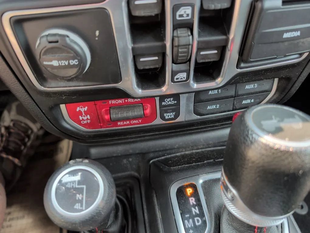 Used 2021 Jeep Wrangler Unlimited Rubicon w/ Dual Top Group AWD/4WD image 25