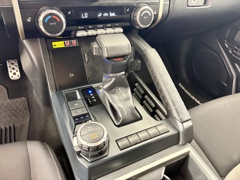 Used 2024 Toyota Tacoma TRD Sport w/ TRD Sport Upgrade Package image 20