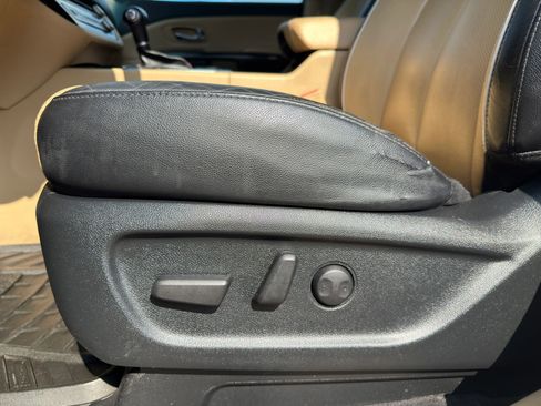 Used 2015 Kia Sedona EX FWD image 21