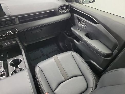Certified 2025 Honda Pilot Touring image 16