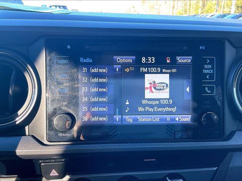 Used 2018 Toyota Tacoma TRD Sport image 22