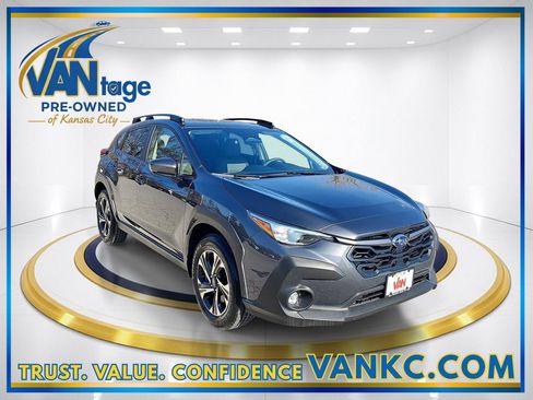 Used 2024 Subaru Crosstrek 2.0i Premium image 3