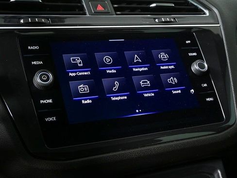 Used 2022 Volkswagen Tiguan SE R-Line FWD image 14