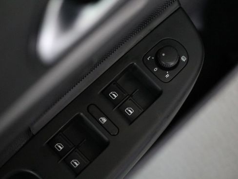 Used 2010 Volkswagen Jetta Limited Edition FWD image 34