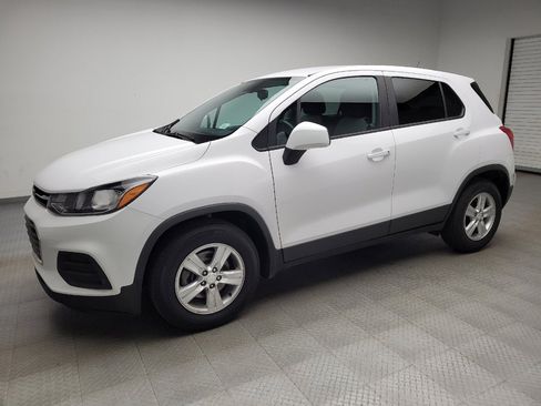 Used 2019 Chevrolet Trax LS w/ Tint and Cruise Package FWD image 2