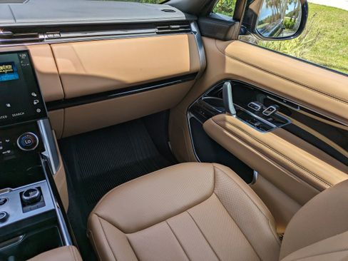 Used 2023 Land Rover Range Rover Autobiography AWD/4WD image 20
