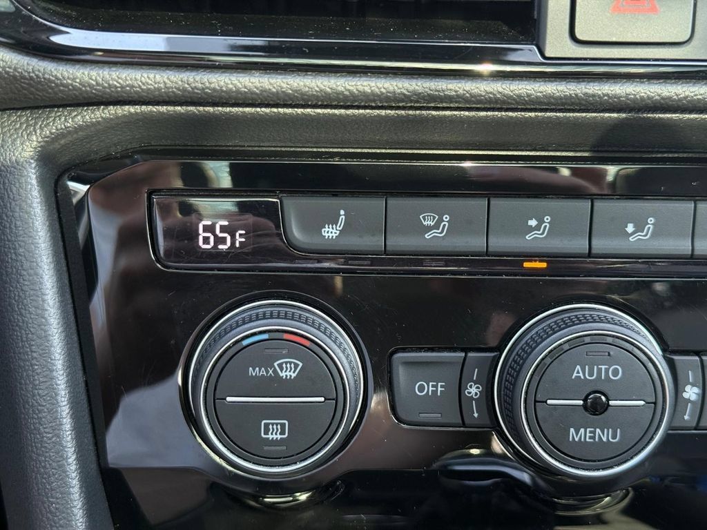 Certified 2023 Volkswagen Taos SEL AWD/4WD image 20