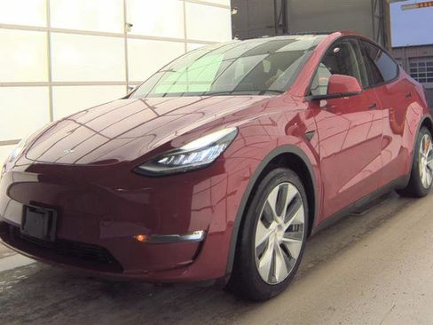 Used 2020 Tesla Model Y Long Range image 4