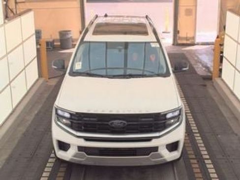 Used 2025 Ford Expedition Max Platinum AWD/4WD image 10