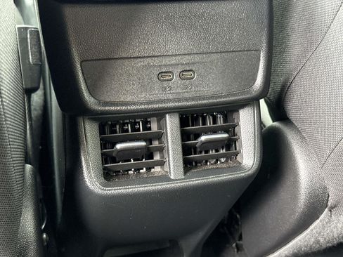 Used 2025 Chevrolet Equinox LT AWD/4WD image 12