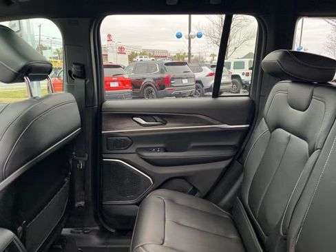 New 2026 Jeep Grand Cherokee Limited w/ Limited Altitude Package AWD/4WD image 14