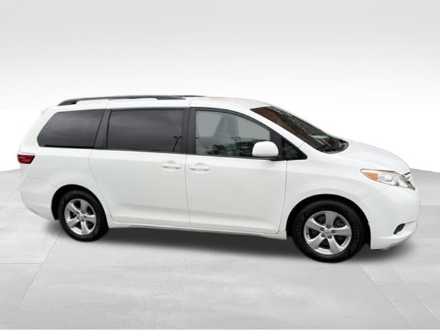 Used 2016 Toyota Sienna LE FWD image 24