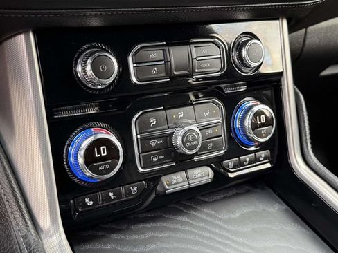 Certified 2024 GMC Yukon XL Denali w/ Advanced Technology Package AWD/4WD image 17