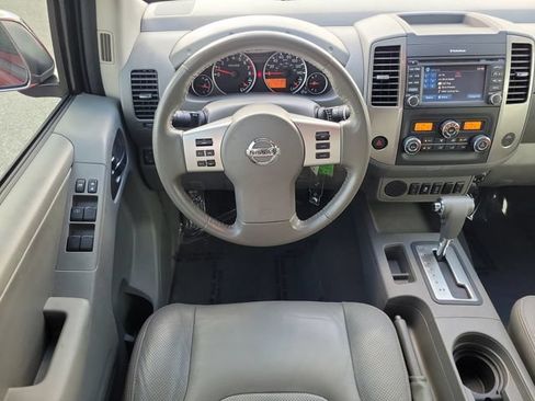 Used 2019 Nissan Frontier SL RWD image 12