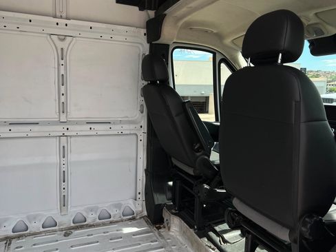 Used 2025 RAM ProMaster 2500 w/ Convenience Group FWD image 21