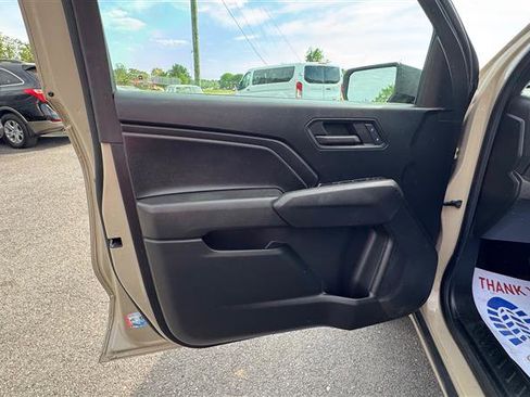 Used 2024 Chevrolet Colorado W/T image 33