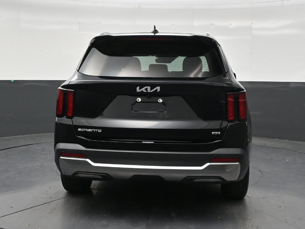 Used 2024 Kia Sorento S AWD/4WD image 4