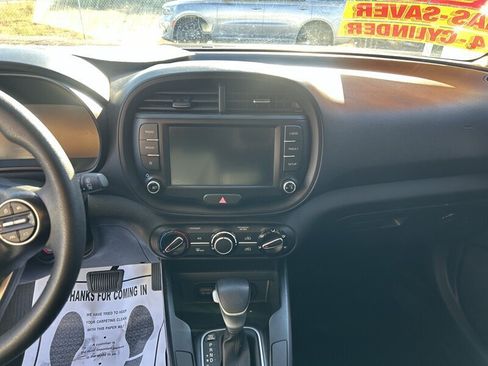 Used 2023 Kia Soul LX FWD image 39
