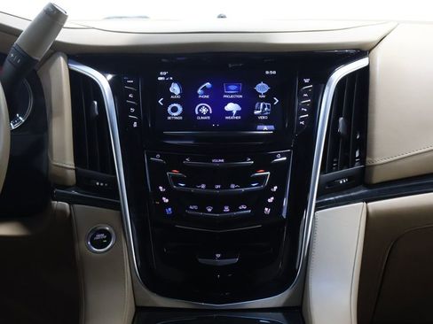 Used 2019 Cadillac Escalade Platinum AWD/4WD image 19