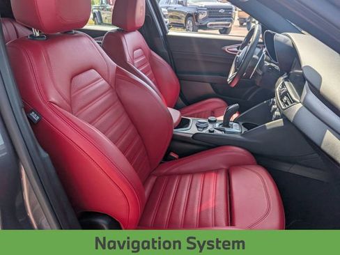 Used 2024 Alfa Romeo Giulia Veloce AWD/4WD image 28