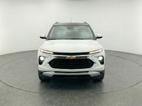 Used 2025 Chevrolet TrailBlazer LT w/ Driver Confidence Package image 2