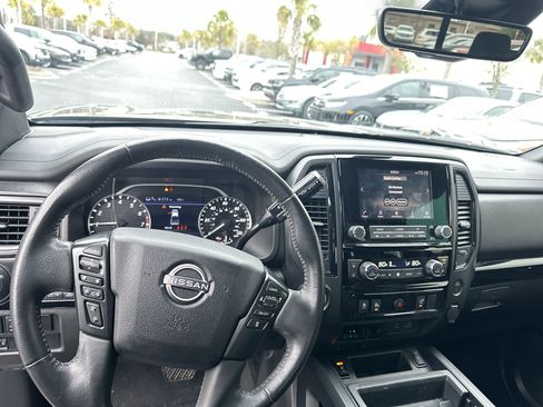 Used 2024 Nissan Titan SV w/ SV Convenience Package image 11