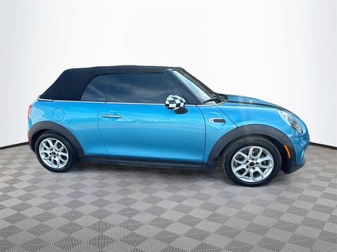 Used 2018 MINI Cooper Convertible image 5