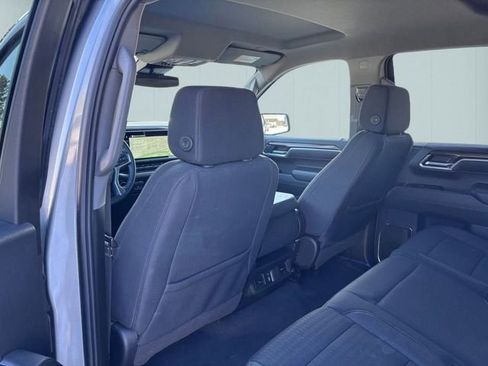 Used 2025 Chevrolet Silverado 1500 LT image 24