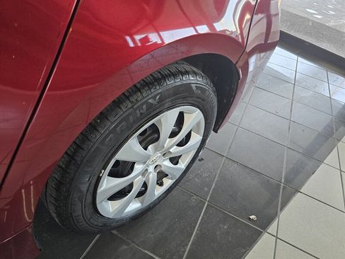 Used 2022 Toyota Corolla LE image 28