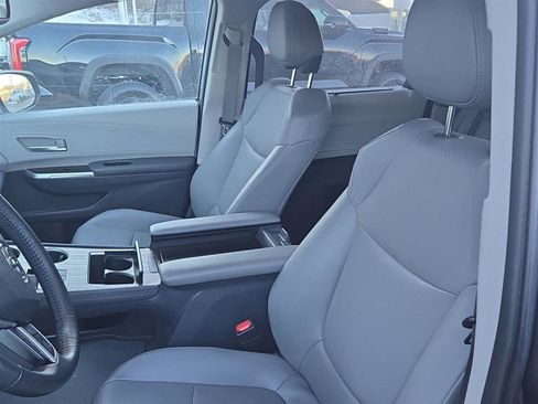 Used 2023 Toyota Sienna XLE image 16