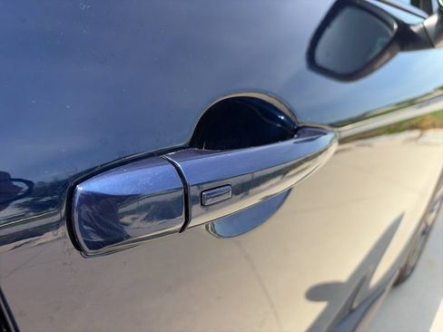 Used 2025 Nissan Rogue SV FWD image 27