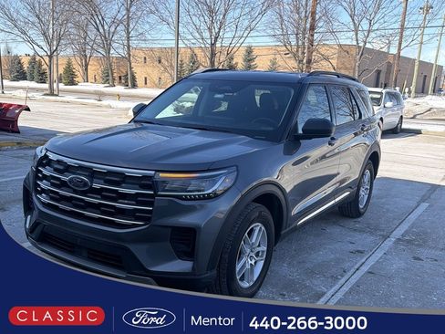 Used 2025 Ford Explorer Active image 1