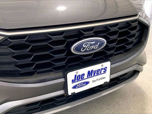 Used 2023 Ford Escape ST-Line w/ Tech Pack #1 FWD image 7