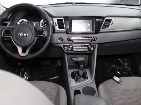 Used 2019 Kia Niro LX FWD image 2