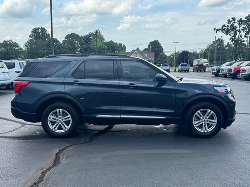 Used 2022 Ford Explorer XLT w/ Equipment Group 202A AWD/4WD image 22