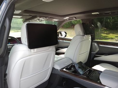 New 2026 Cadillac Escalade Platinum Sport AWD/4WD image 26