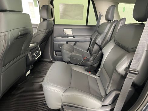 New 2026 Ford Expedition Active image 4