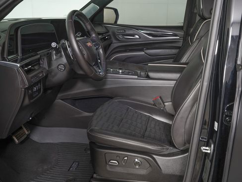 Used 2023 Cadillac Escalade V w/ LPO, ONYX Package AWD/4WD image 14