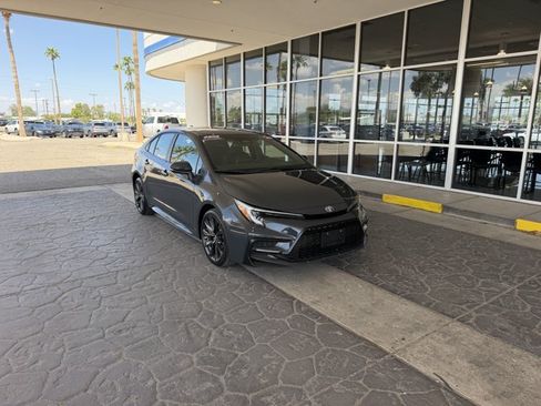 Used 2025 Toyota Corolla SE FWD image 5