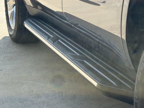 Used 2021 Chevrolet Tahoe Premier RWD image 9