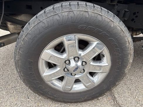 Used 2014 Ford F150 XLT w/ XLT Chrome Package image 4
