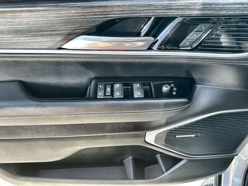 Used 2024 Jeep Wagoneer Series II w/ Flexible Seating Group image 23